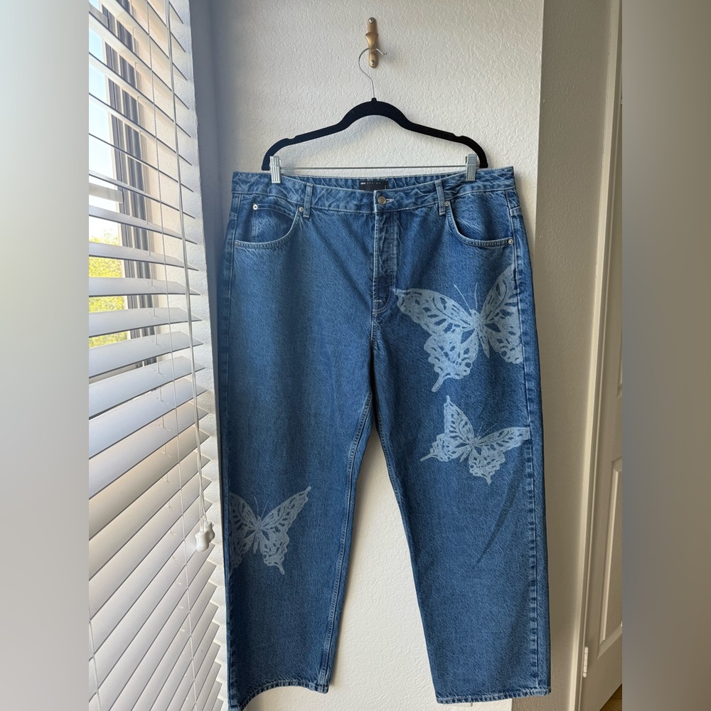 **FINAL PRICE** ASOS DESIGN PLUS SIZE BUTTERFLY PRINT Y2K JEANS SIZE 36 NWOT